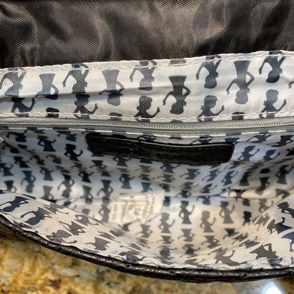 Damsel In Defense Concealed Carry Clutch Black * - Picture 3 of 6